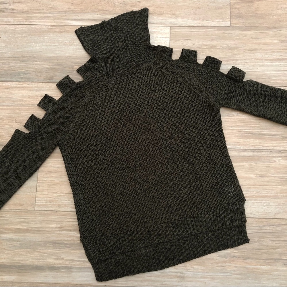 Design Lab Turtleneck Cutout Sweater Size Small